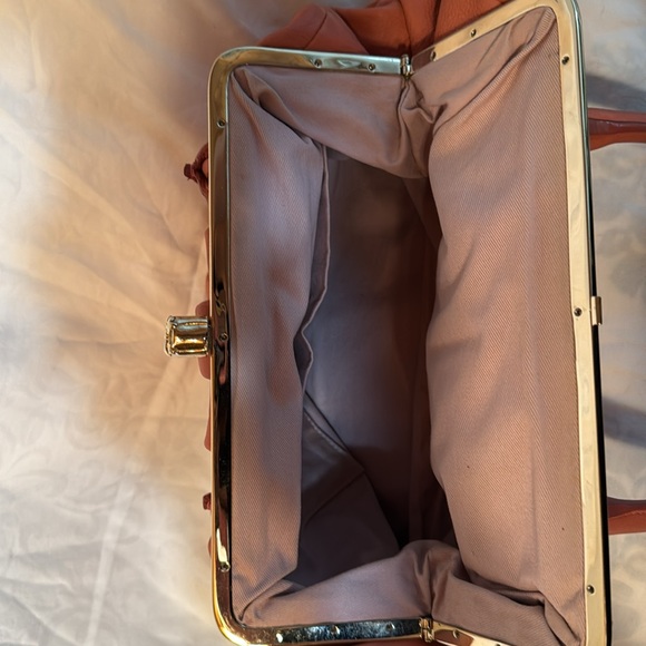 RED Valentino in pink with kisslock shoulder bag - Picture 5 of 5